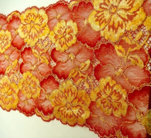 nouvelle dentelle de calais leavers rouge surbrodée lurex or