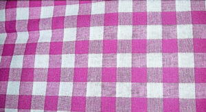 tissu coton imprimé à carreau blanc et rose 100%coton