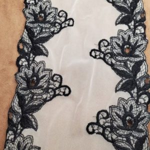 dentelle de calais noir et blanc 15 cm