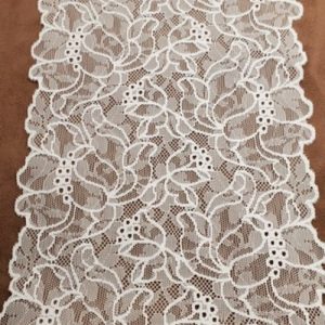 dentelle de calais leavers blanche18 cm
