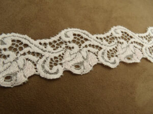 nouvelle dentelle de calais rose pastel