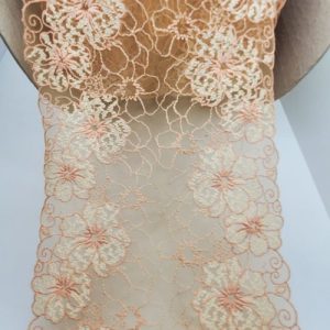 dentelle/ broderie de calais beige et saumon sur fond chair 18 cm
