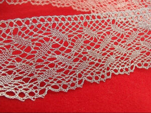 broderie fil métallique argenté