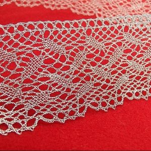 broderie fil métallique argenté