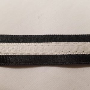 NOUVEAU ruban fantaisie blanc cousu sur fond marron 1.5 cm