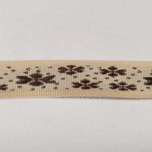 marron sur fond beige