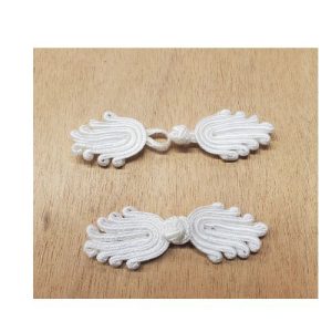 bouton brandebourg blanc longueur 9 cm /largeur 27 mm