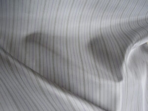 Doublure à motifs Gris fines rayures 140 cm