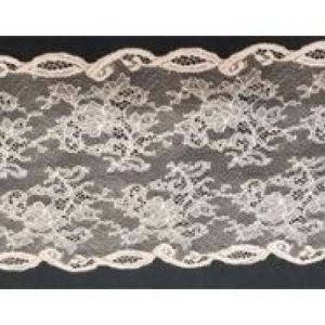 Dentelle de calais leavers peach 18 cm