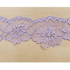 dentelle de calais surbrodée lila 7 cm