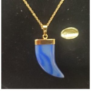 Collier avec chainette métal doré motif corne en pierre naturelle dumortherite