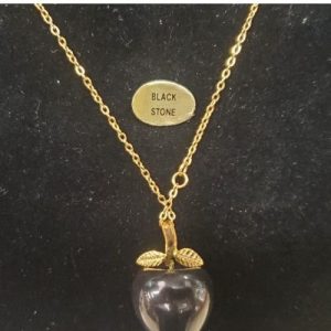 Collier avec chainette métal doré motif pomme en pierre naturelle black stone