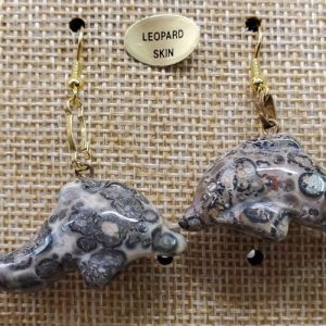 paire de boucle d'oreille en dauphin pendentif leopard skin en pierre naturelle