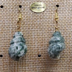 paire de boucle d'oreille en coquillage pendentif green spot stone en pierre naturelle
