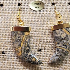 Joli paire de boucle d'oreille motif corne pendentif en pierre naturelle et pierre semi précieuse leopard skin