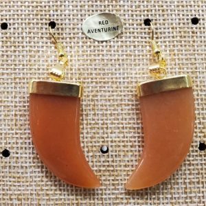 paire de boucle d'oreille motif corne pendentif red aventurine en pierre naturelle