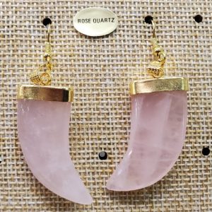 paire de boucle d'oreille en corne pendentif rose squartz en pierre naturelle