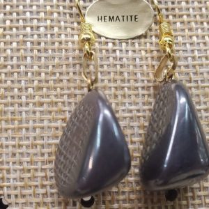 paire de boucle d'oreille en pierre semi précieuse en forme diverses hematite