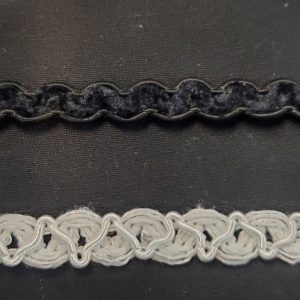 Ruban Fantaisie Chenille – 10 mm (Noir ou Blanc)