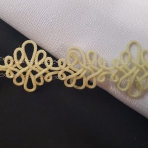 Large Galon Fantaisie Jaune à Arabesques – 30 mm
