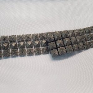 Galon Ruban Fantaisie Pyramides 25 mm – Finition Argent Vieilli
