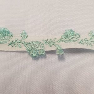 Ruban Fantaisie Satiné Blanc à Feuilles Vertes – 15 mm