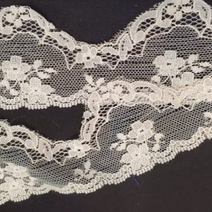 Dentelle de Calais Fleurie – Blanche – 50 mm – Made in France