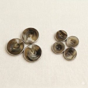 Bouton Acrylique Effet Corne & Bordure Argent (15 / 20 mm)