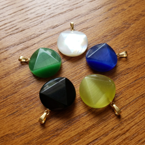PENDENTIF PRISME 2 cm