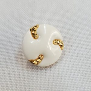 Lot de 6 Boutons Bijou Acrylique Blanc & Éclats Dorés – 15 mm – Vendu par lot de 6