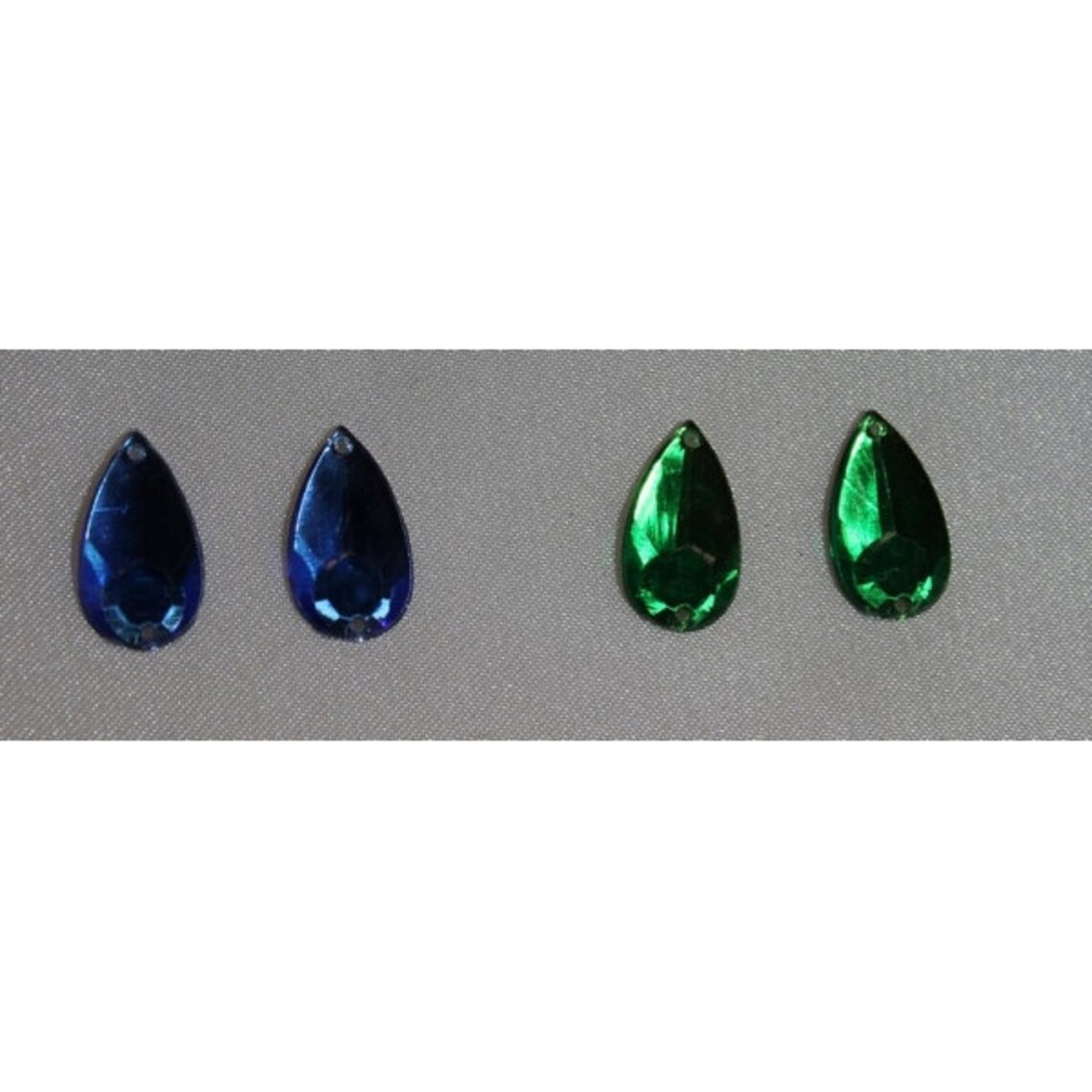 Lot de 20 strass en forme de goutte – 16 mm