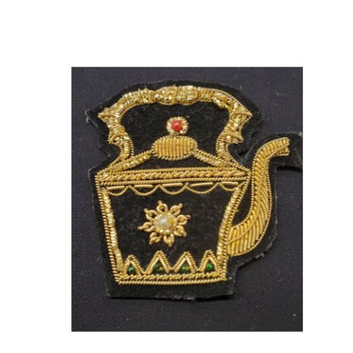 Écusson à coudre motif théière noir & doré, hauteur 6,5 cm / largeur 6,5 cm – photo 2