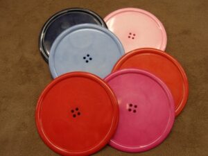 Bouton geant acrylique à 4 trous 6,5 cm : toutes les couleurs