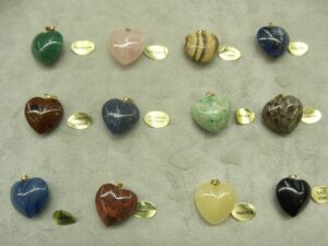 Pendentif cœur grand modèle en pierre naturelle : toutes les pierres