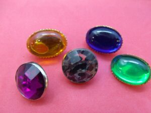 Strass à griffe ovale doré – 2,5 x 1,8 cm – plusieurs couleurs : toutes les couleurs