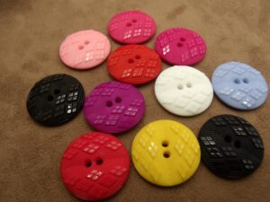 Bouton acrylique petit losange relief : toutes les couleurs